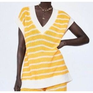 Zara yellow striped
Vneck cap Sleeve summer sweater‎ size S